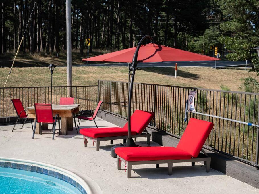 Stonegate Lodge 2 Queen Beds Fast Wifi 50" Tv Salt Water Pool Room #207 Eureka Springs Εξωτερικό φωτογραφία