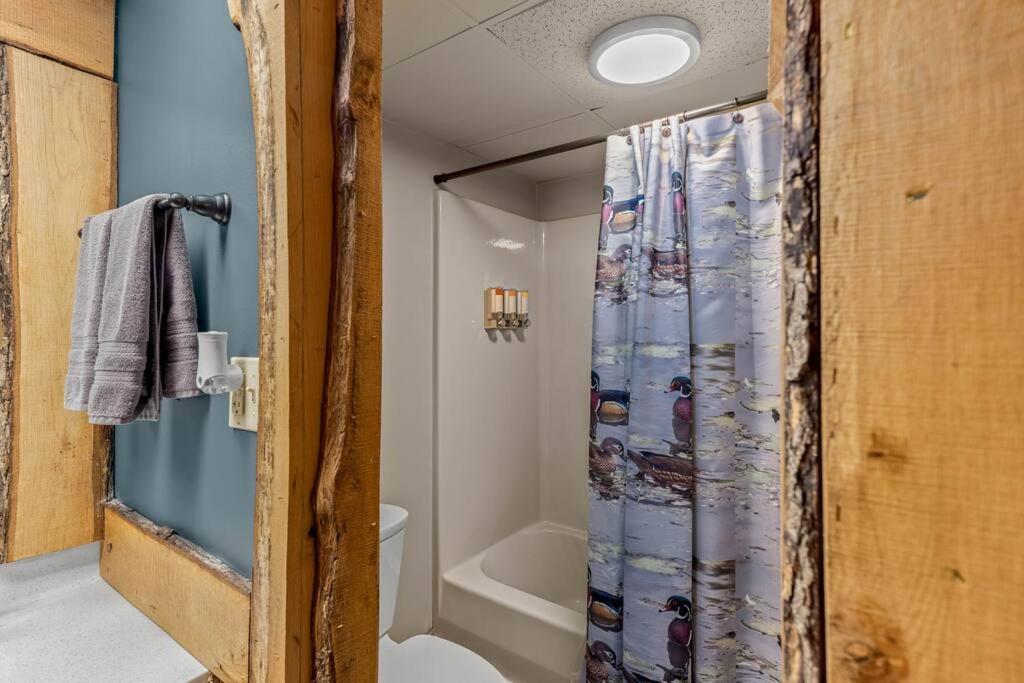 Stonegate Lodge 2 Queen Beds Fast Wifi 50" Tv Salt Water Pool Room #207 Eureka Springs Εξωτερικό φωτογραφία