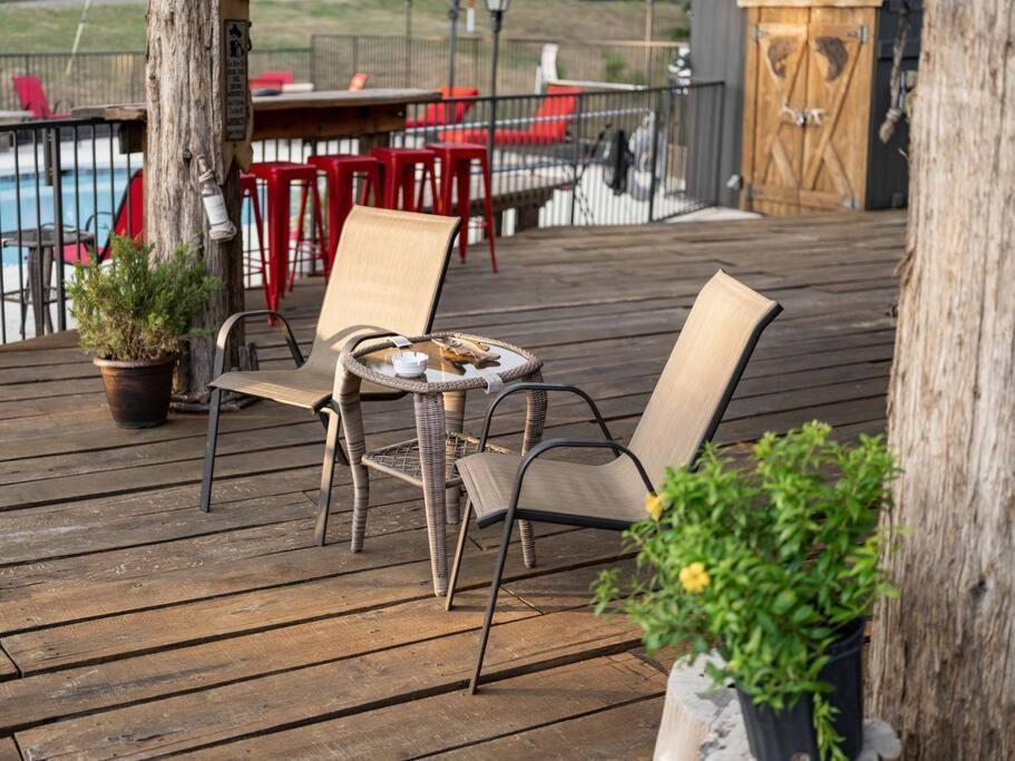 Stonegate Lodge 2 Queen Beds Fast Wifi 50" Tv Salt Water Pool Room #207 Eureka Springs Εξωτερικό φωτογραφία